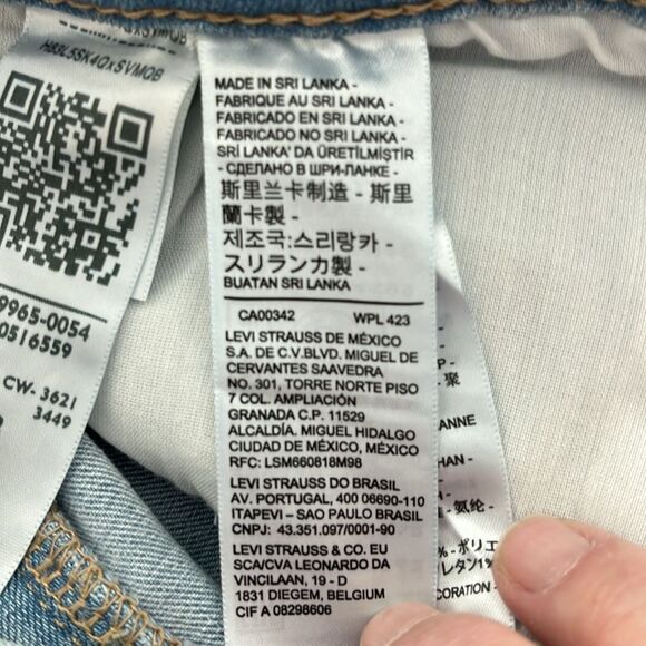 Levi’s Mid-Length Shorts Hypersoft Light Washed NWT SZ 14 32 W - Picture 12 of 13